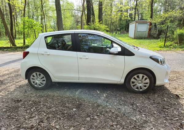 Toyota Yaris cena 33900 przebieg: 170090, rok produkcji 2015 z Lądek-Zdrój małe 232